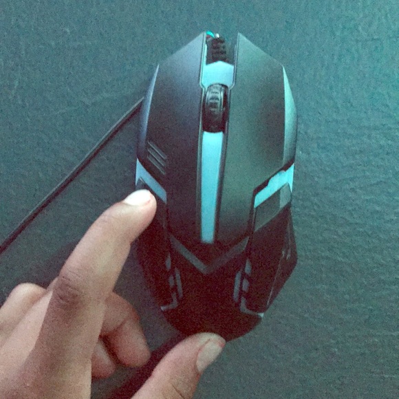 Gaming mouse - Picture 1 of 3